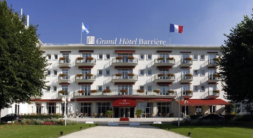 Hotel Barriere Le Grand Hotel 昂吉安班斯 外观 照片